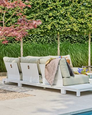 Konečne víkend! 🌿☀️ Čas na relax v našej oáze pokoja. Predstavujem vám náš nový prírastok - záhradný set EVORA. 😍 teraz -...